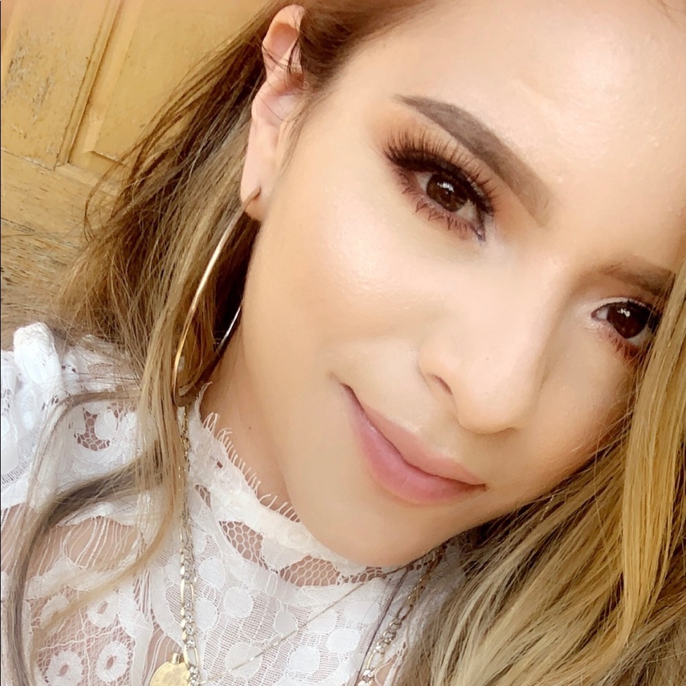 Meet your Posher, Adriana